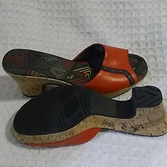 Beautiful red orange leather wedges size 9 - Picture 4 of 4